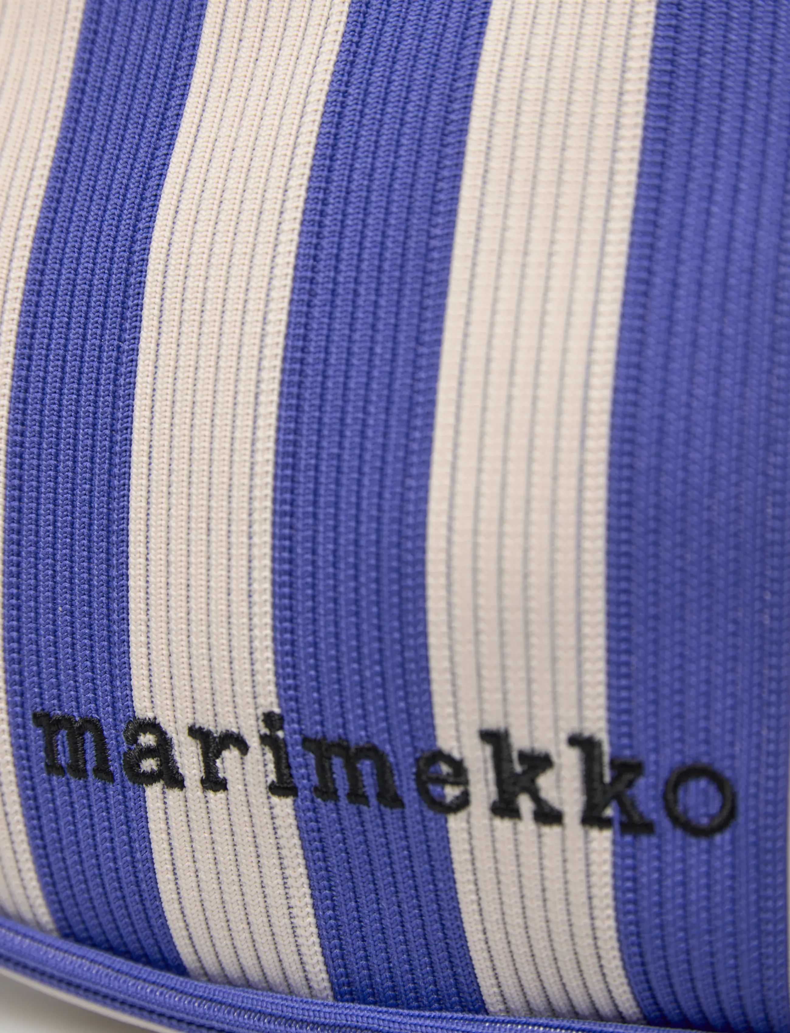 Marimekko - KNITTED CROSSBODY MERIROSVO - mode trends - blue, off white - 4