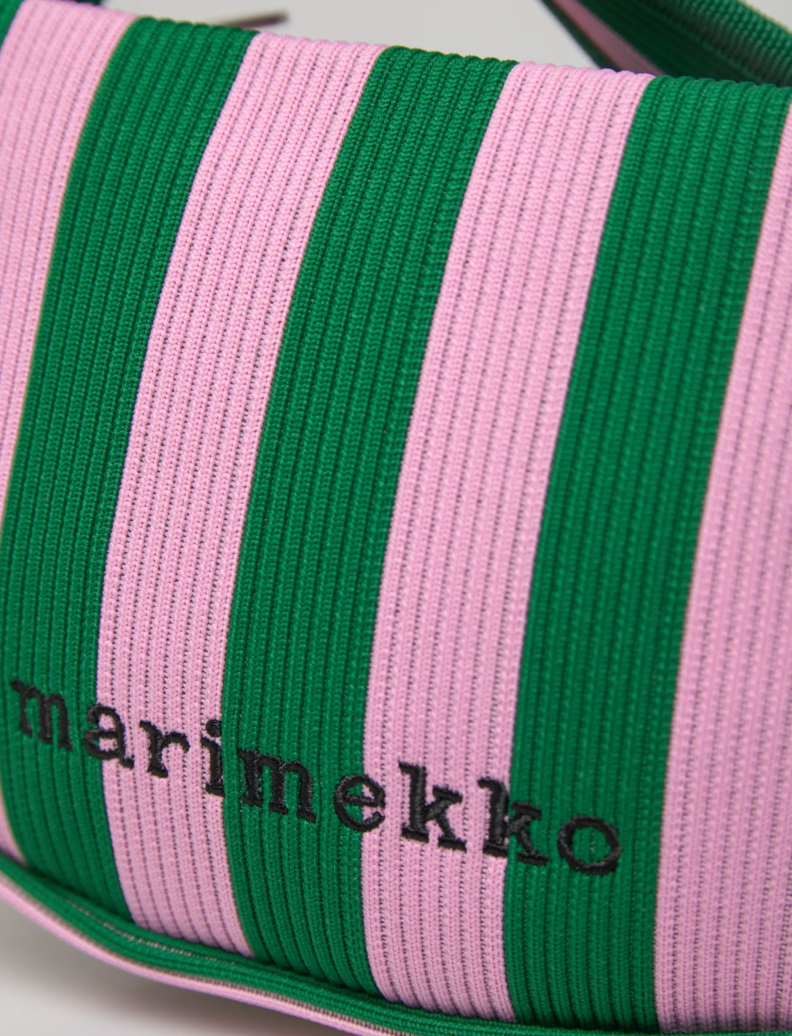 Marimekko - KNITTED CROSSBODY MERIROSVO - mode trends - pink, dark green - 4