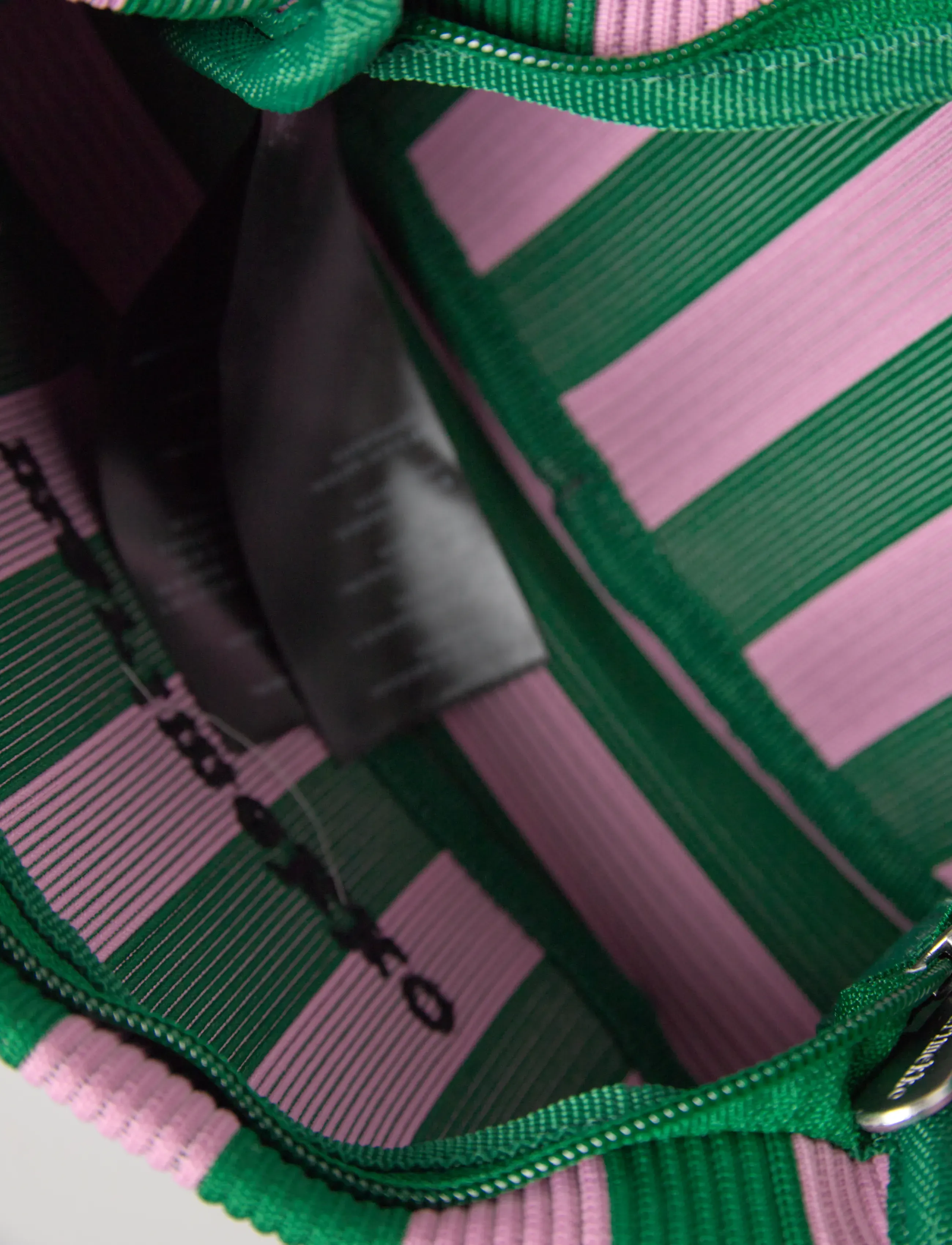 Marimekko - KNITTED CROSSBODY MERIROSVO - mode trends - pink, dark green - 5