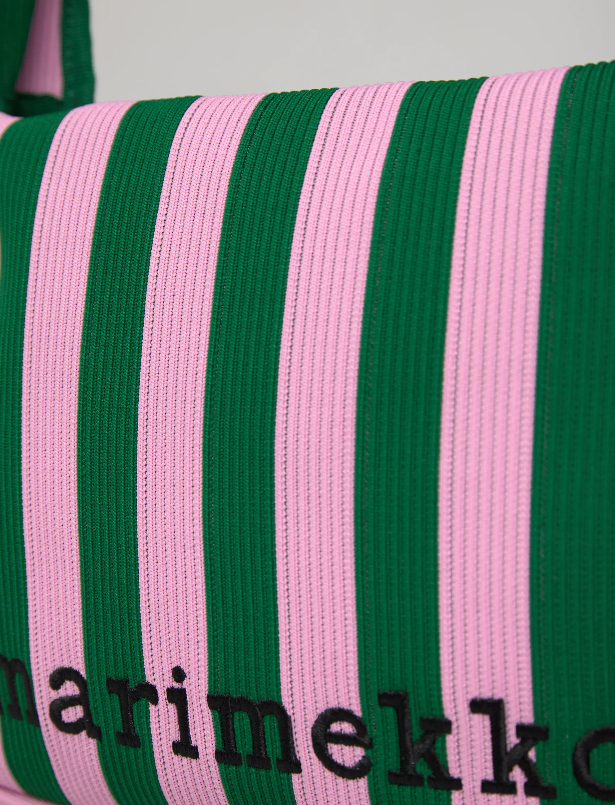 Marimekko - KNITTED SHOULDERBAG MERIROSVO - modetrends - pink, dark green - 4