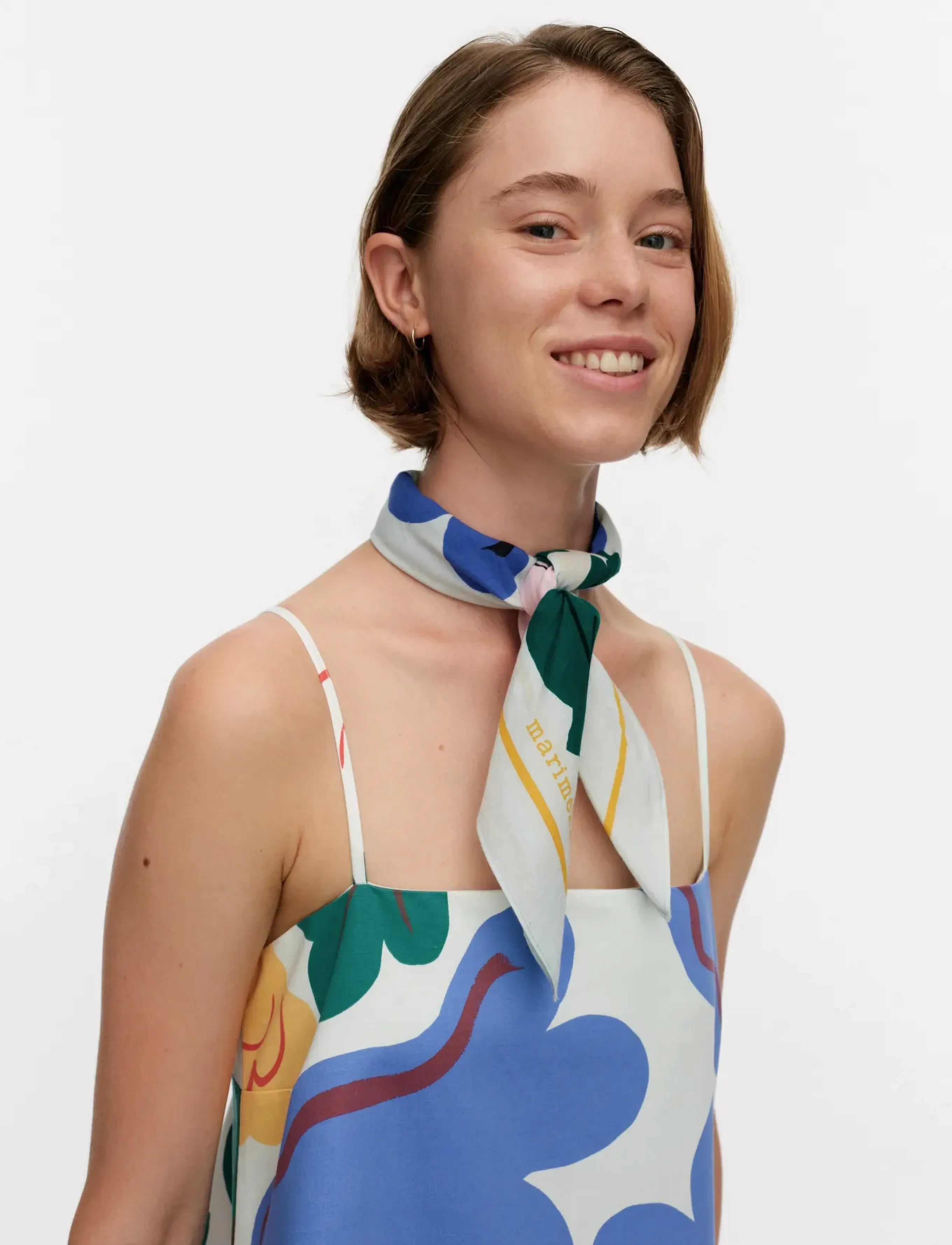 Marimekko PESOFATI KUKASTA KUKKAAN - Transitional Layering - LIGHT GREEN, BLUE, LIGHT PINK / green