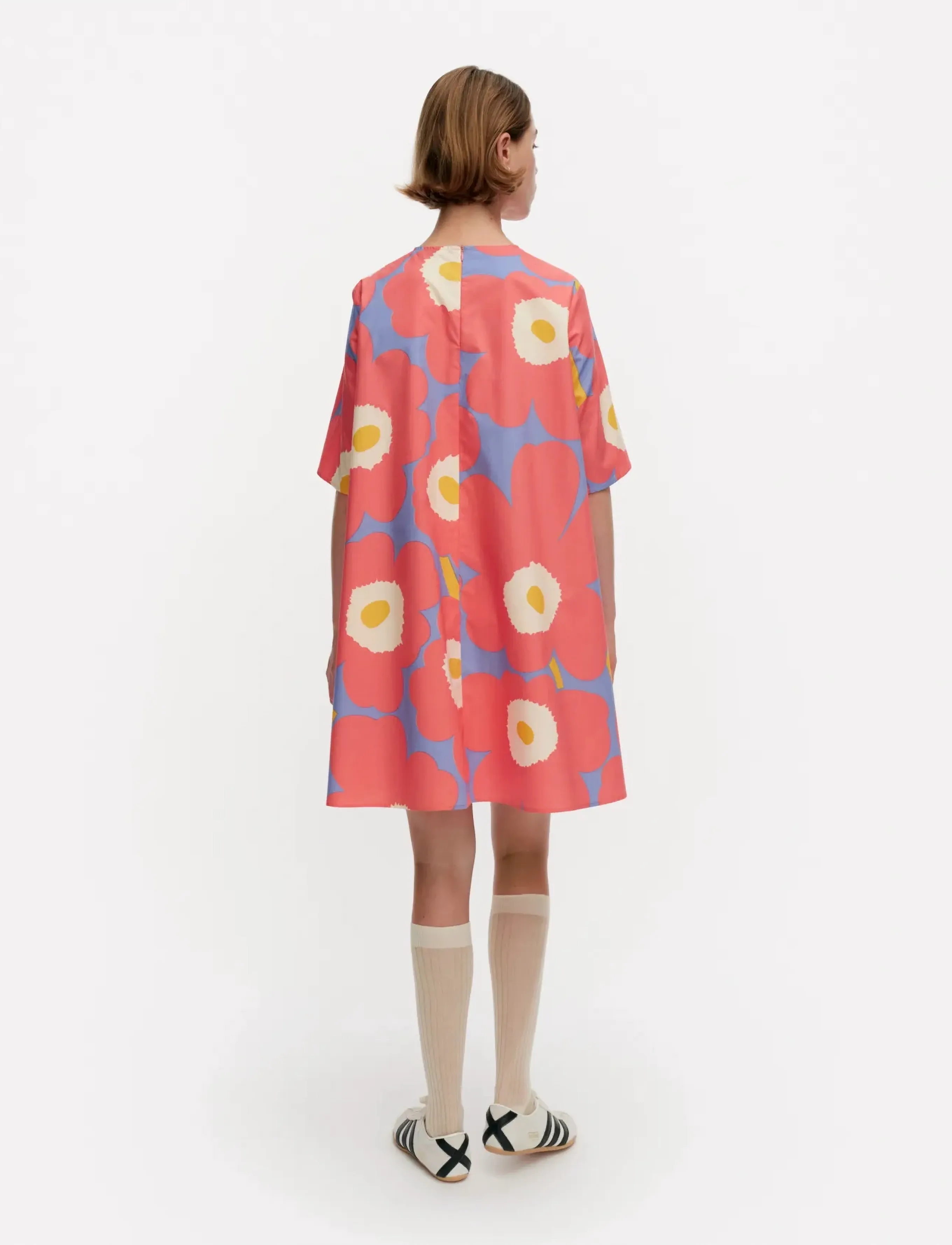 Marimekko - KUKKIVA UNIKKO - t-shirt-kleider - red, blue, orange - 3