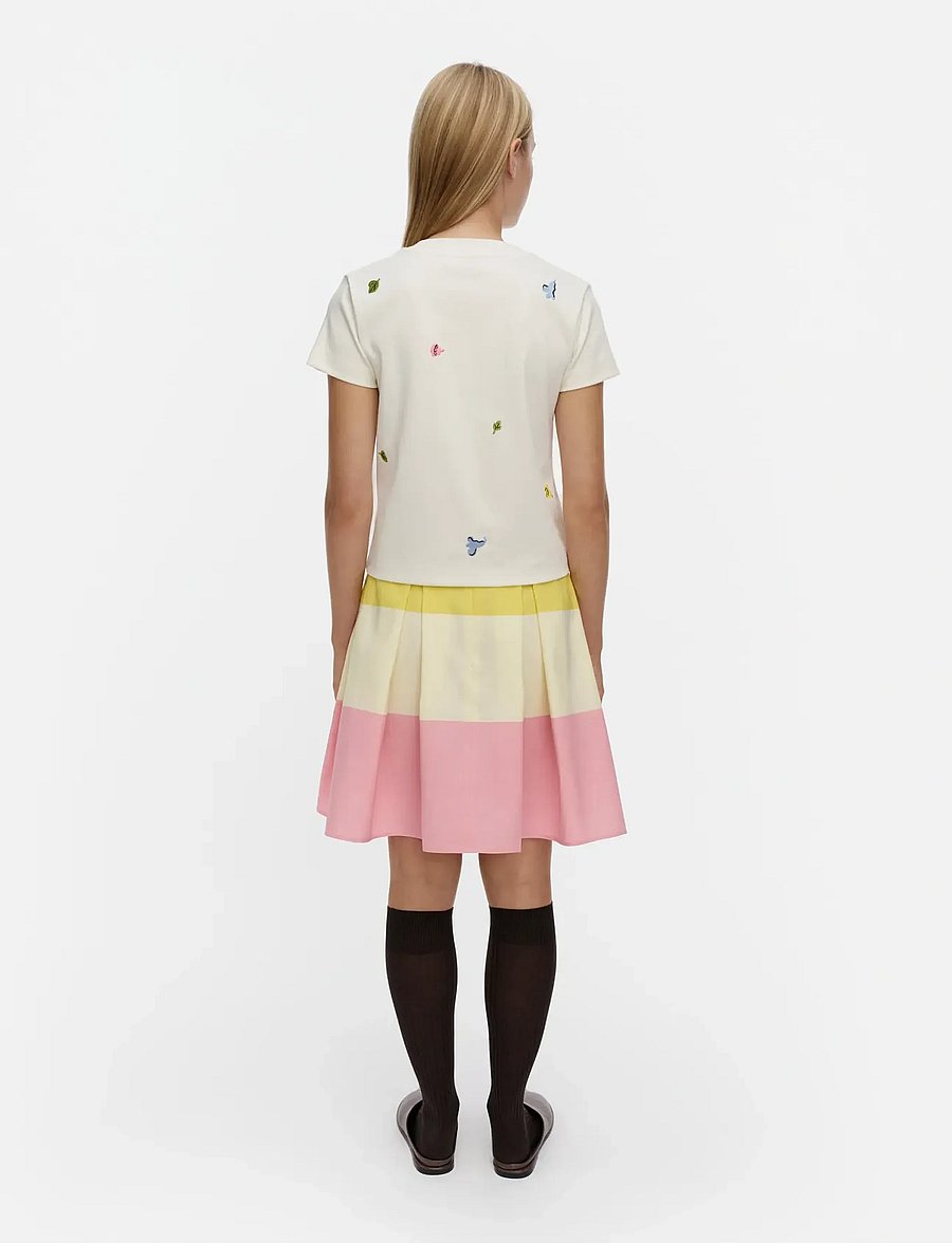 Marimekko - SEKAMELSKA KUKASTA KUKKAAN PLC - t-shirts - off white, yellow, rose, green - 4