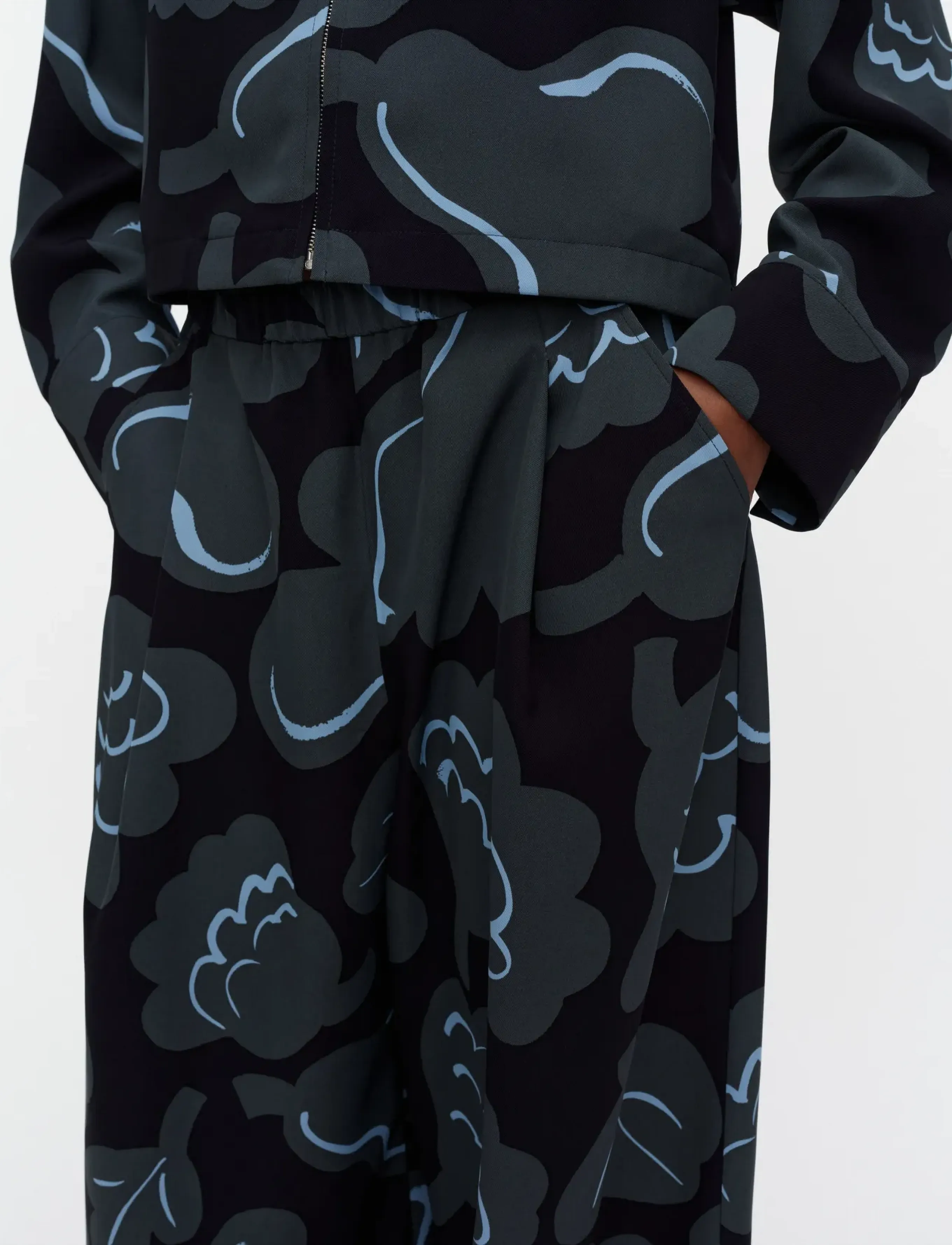 Marimekko - POLKU KUKASTA KUKKAAN - grey, dark blue, light blue - 3