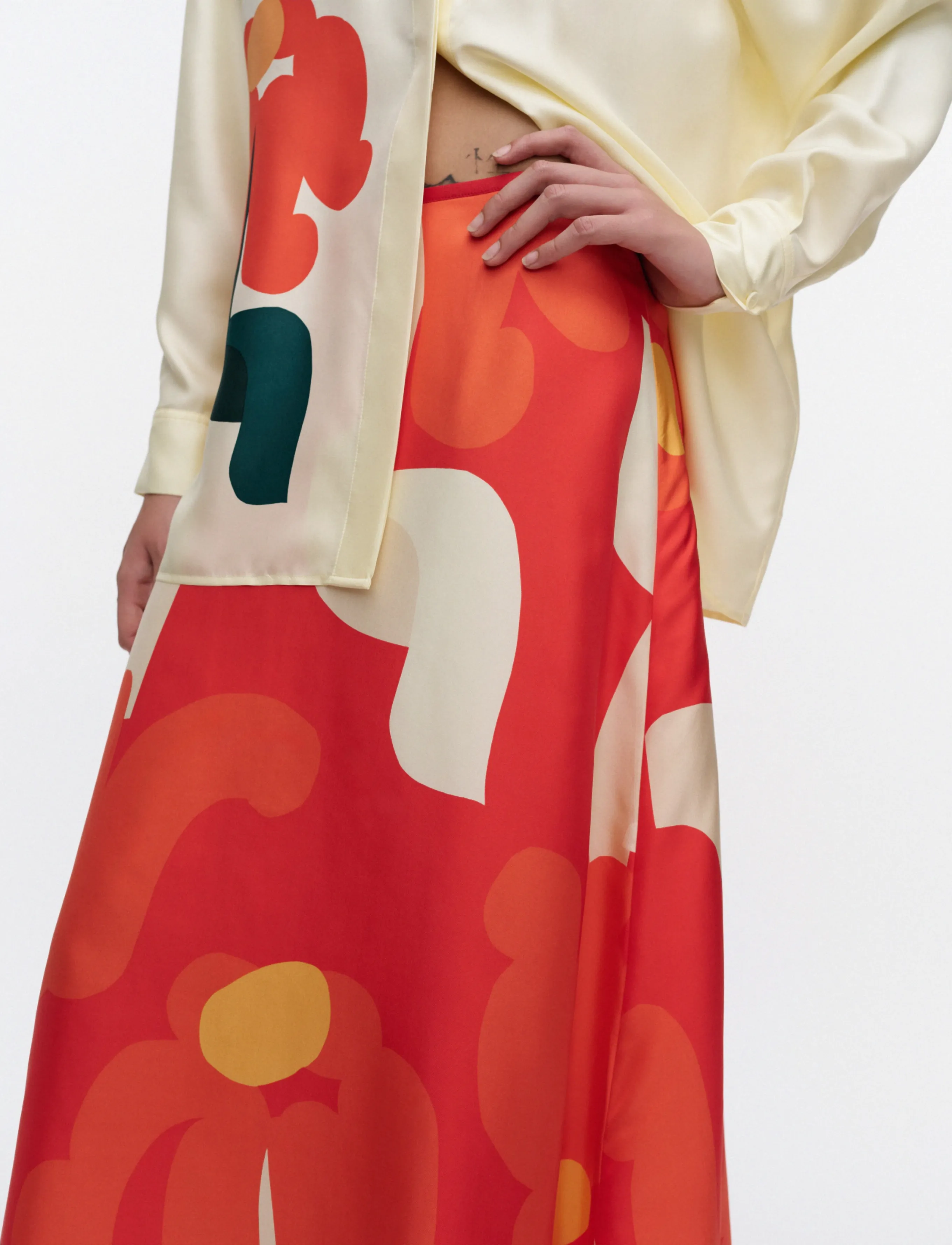 Marimekko - KOOSTUMUS KUKKAHATTU - red, light yellow, beige - 3