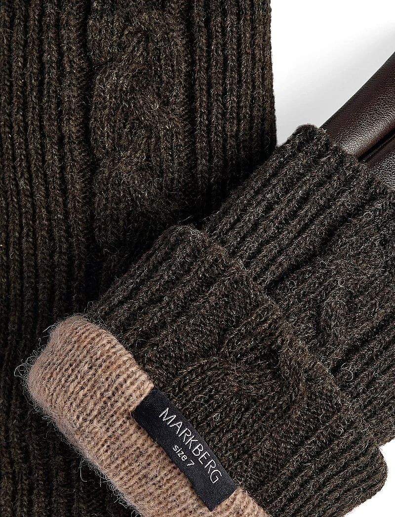Markberg - HellyMBG Glove, Cable Knit - fingervantar - dark brown - 3
