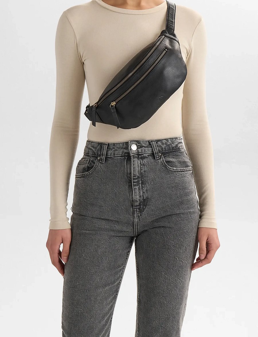 Markberg - AiloMBG Bum Bag, Soft Vintage - modetrender - black w/br. gold - 0