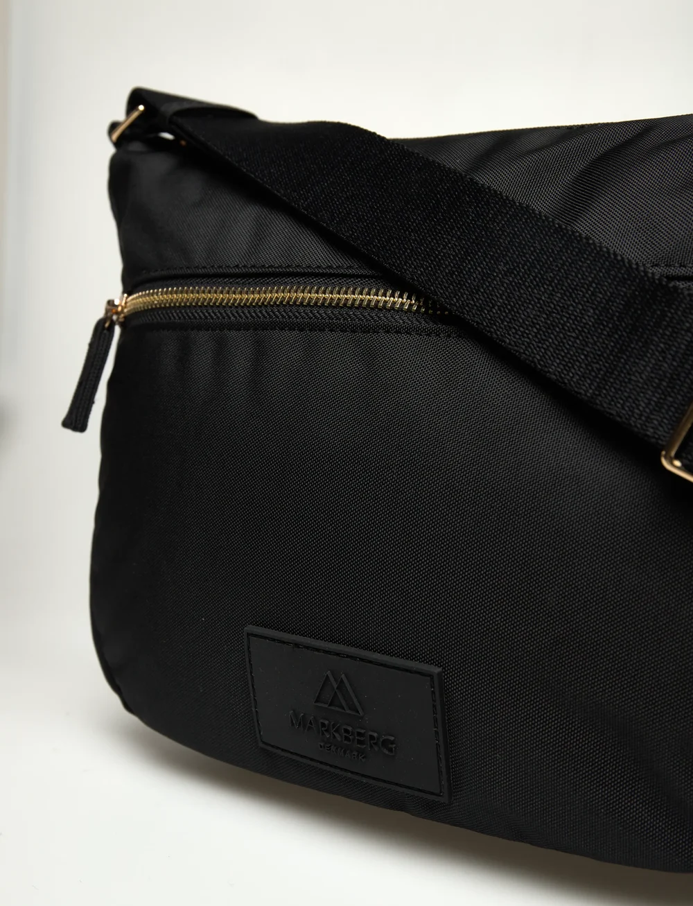 Markberg - MonoMBG Crossbody Bag, Rec. - modetrends - black w/gold - 3