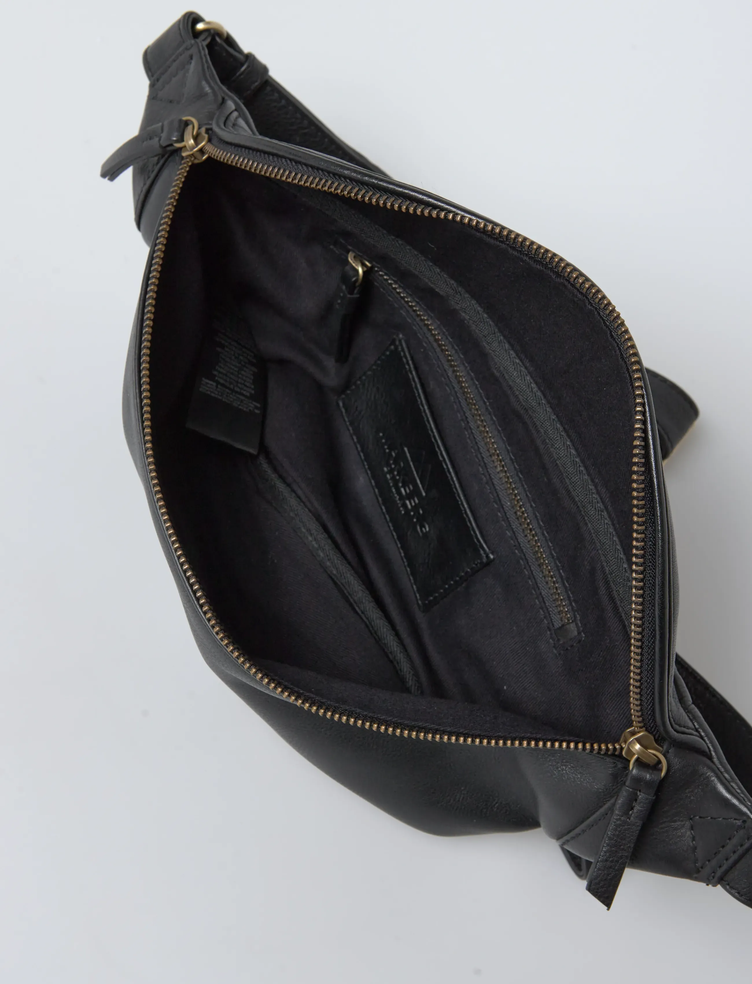 Markberg - CamdenMBG Bum Bag, Soft Vint. - moetrendid - black w/br. gold - 3