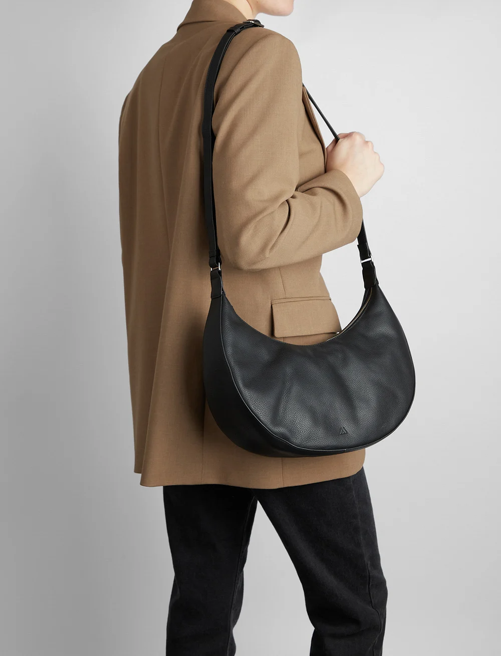 Markberg - TaraMBG Sling Bag - modetrender - black - 0