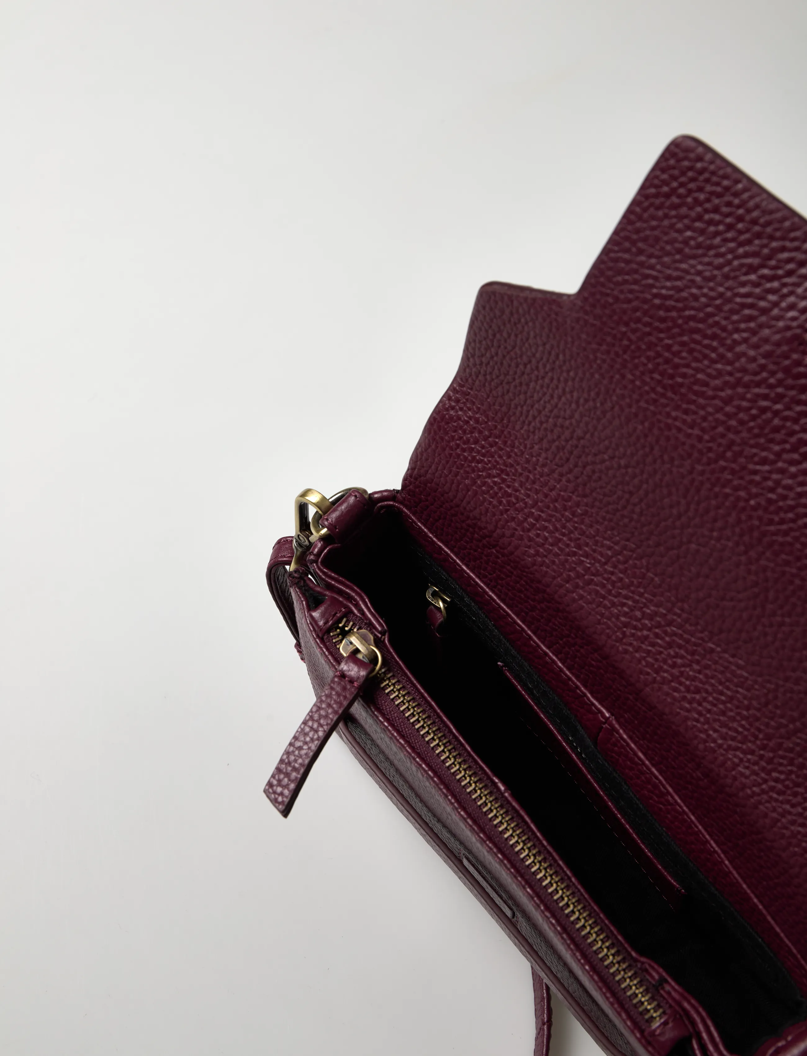 Markberg - VanyaMBG Crossbody Bag, Grain - modetrender - burgundy w/br. gold - 4