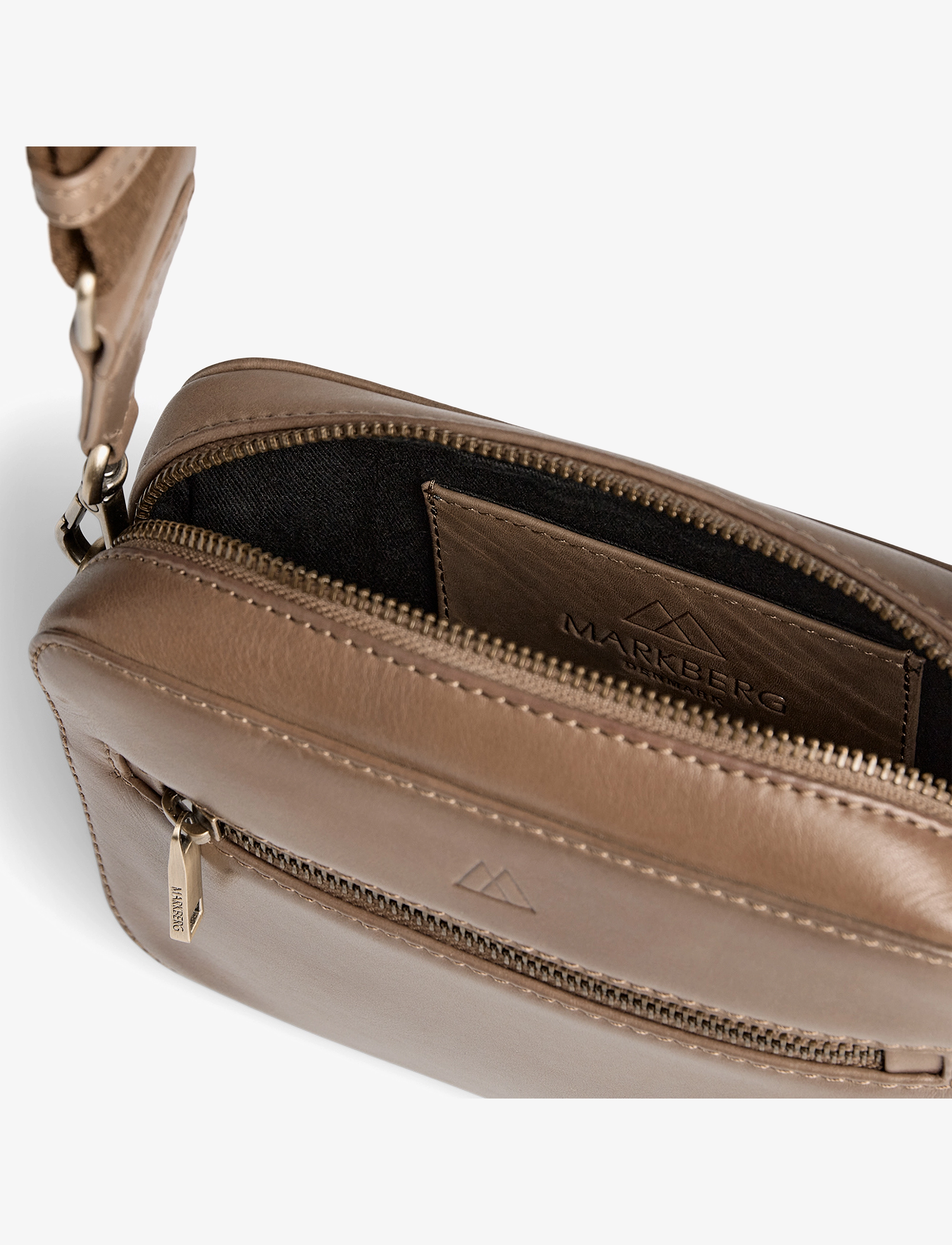Markberg - EleaMBG Web Cross. Bag, Antiq. - accessories - caramel w/br. gold - 5