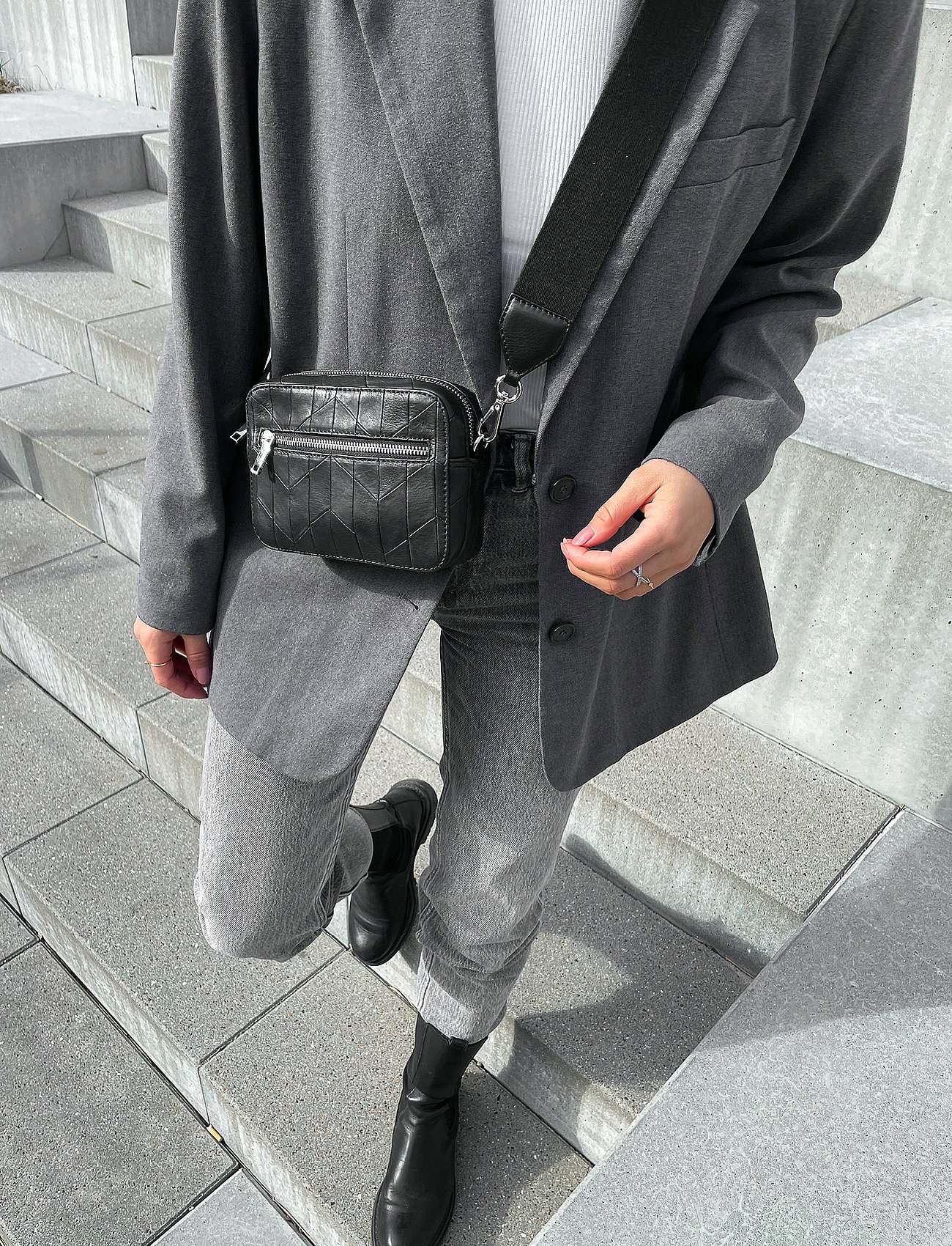 EleaMBG Up Crossbody Bag - BLACK W