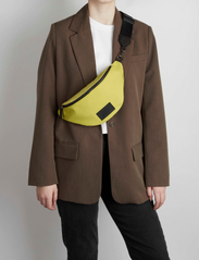 Markberg - ElinorMBG Bum Bag, Recycled - belt bags - electric yellow w/black - 6