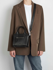 Markberg - MaikaMBG Mini Bag, Grain - ballīšu apģērbs par outlet cenām - black - 8