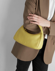 Markberg - MoiraMBG Bag, Grain - festkläder till outletpriser - electric yellow - 8