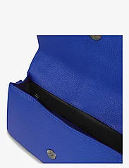 Markberg - ZoeMBG Crossbody, Grain - ballīšu apģērbs par outlet cenām - electric blue - 6