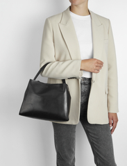 Markberg - RayneMBG Bag, Antique - ballīšu apģērbs par outlet cenām - black - 8