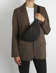 Markberg - BriannaMBG Bum Bag, Rhumbus - belt bags - black w/black - 5