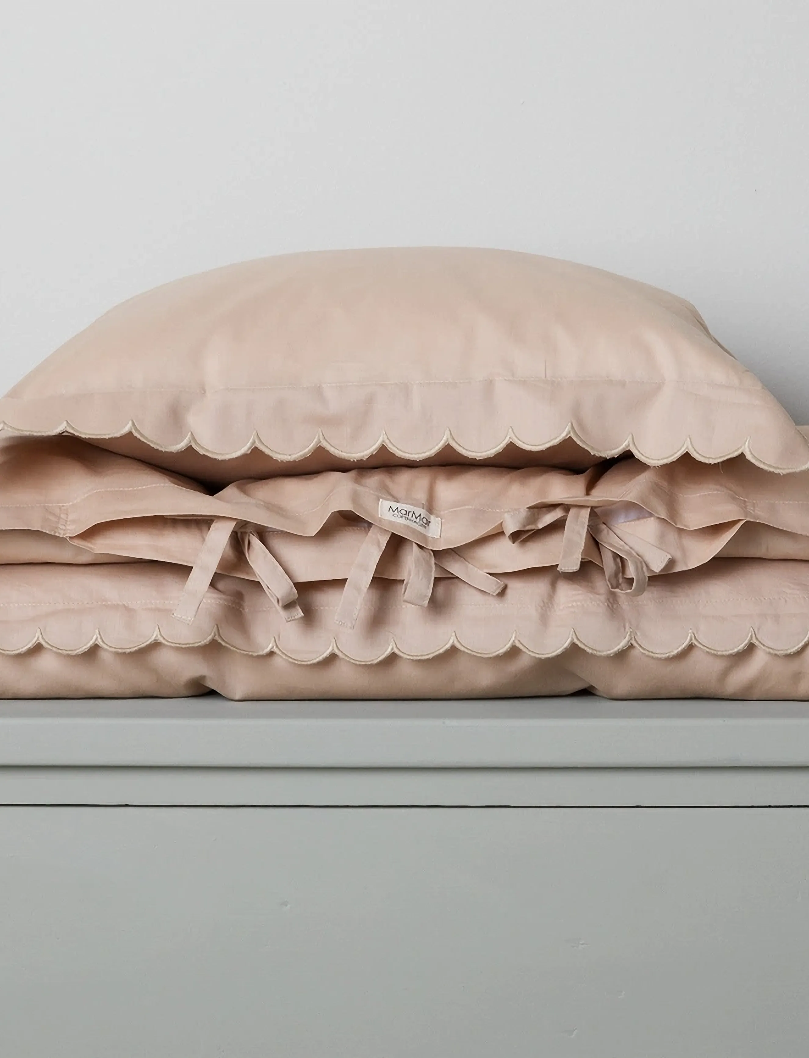 MarMar Copenhagen Bed Linen Scallop Baby, 70X100 cm;43X39 cm, Sleep Time, Creme - Sets, Kinder