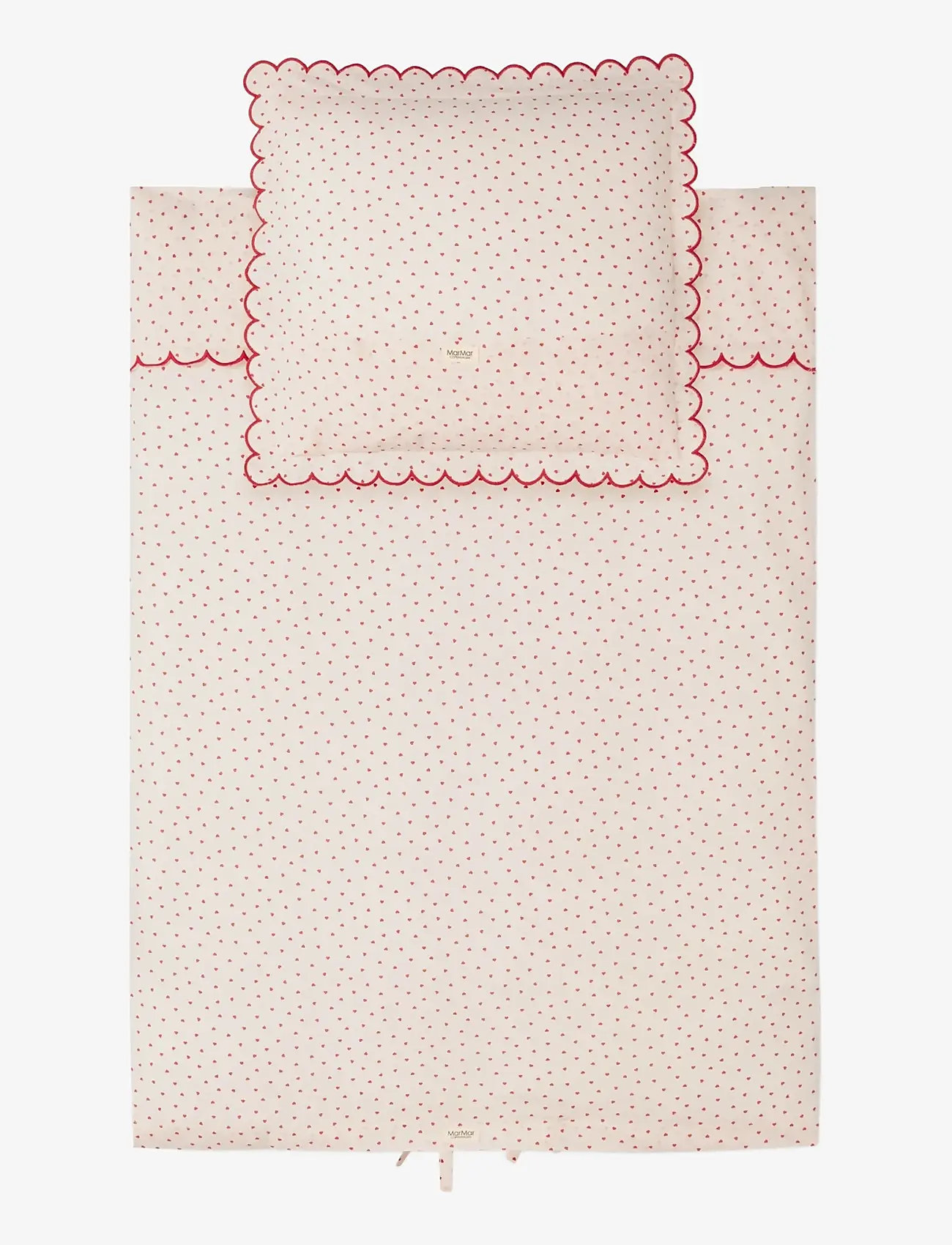 MarMar Copenhagen - Bed Linen Scallop Baby - bettwäsche-set - happy hearts - 1