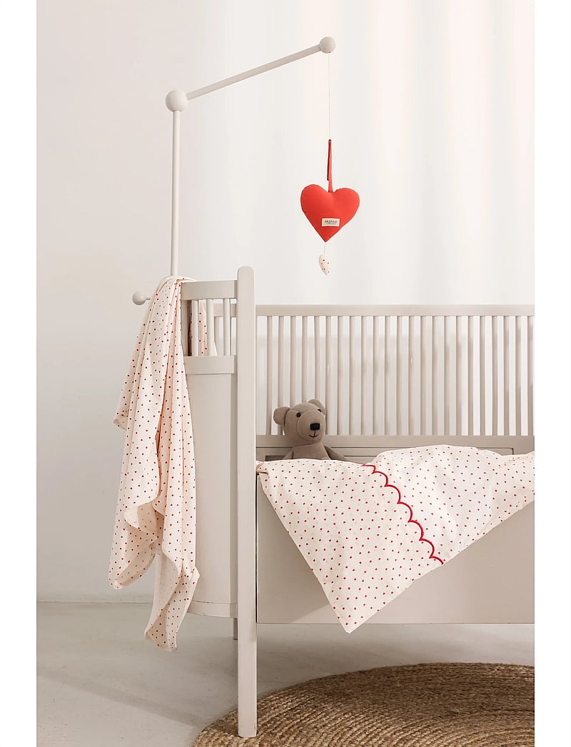 MarMar Copenhagen - Bed Linen Scallop Baby - bettwäsche-set - happy hearts - 0