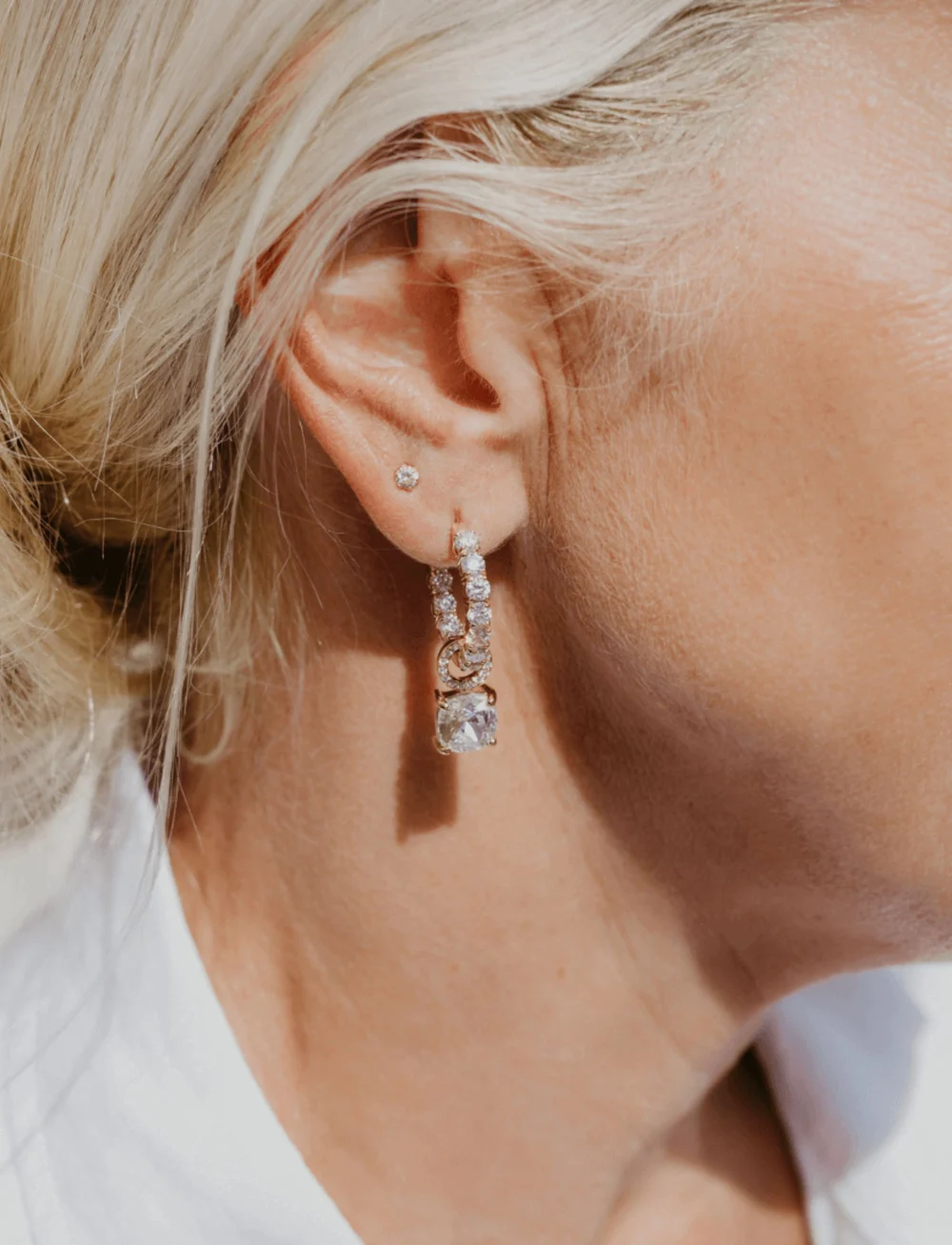 Marmara Sterling - Goldplated earrings - rippuvad kõrvarõngad - crystal - 0