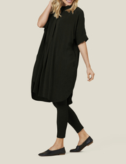 Masai - MaNoalta - marškinių tipo suknelės - black - 3