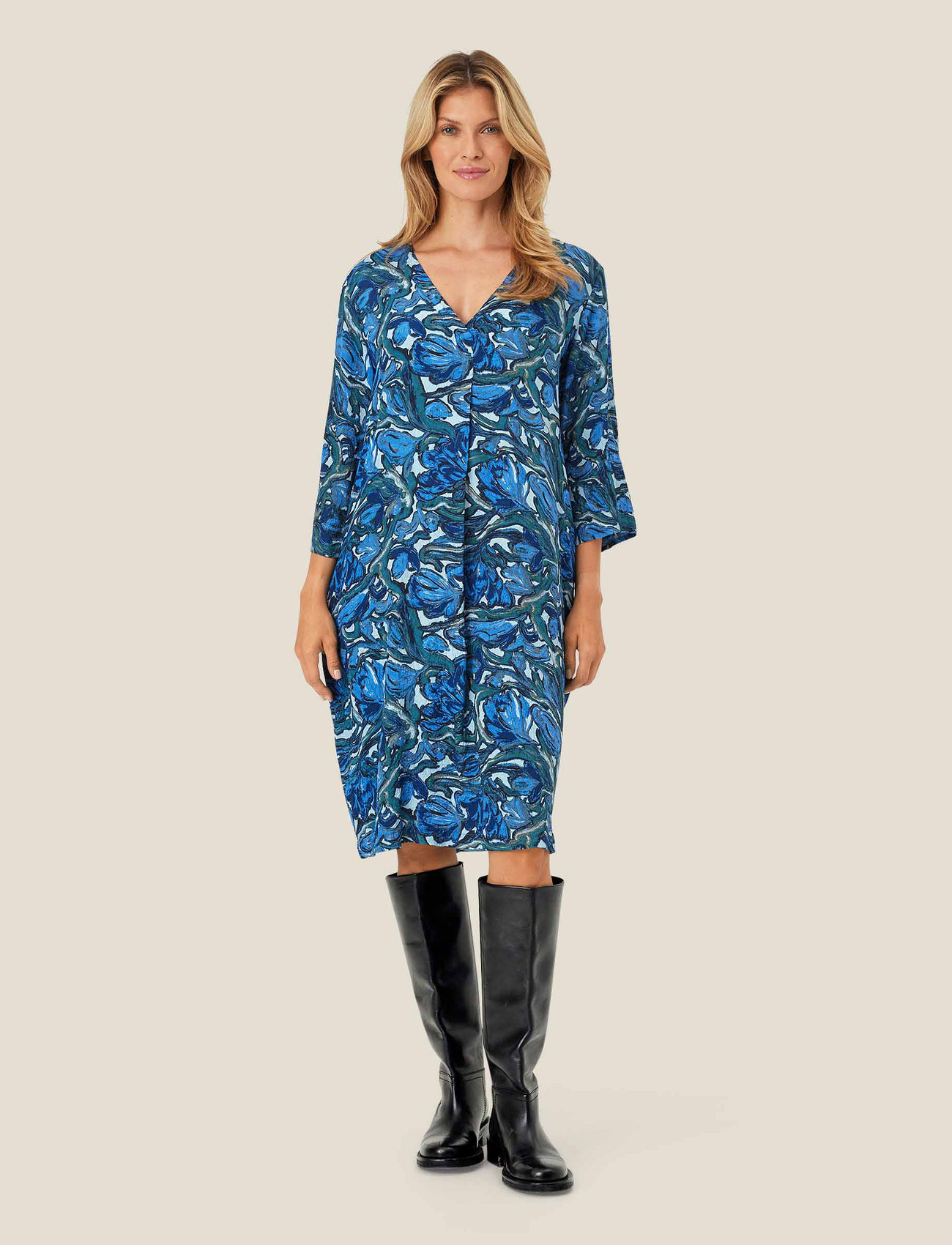 Masai - MaNodetta - midikleider - blue fog - 4