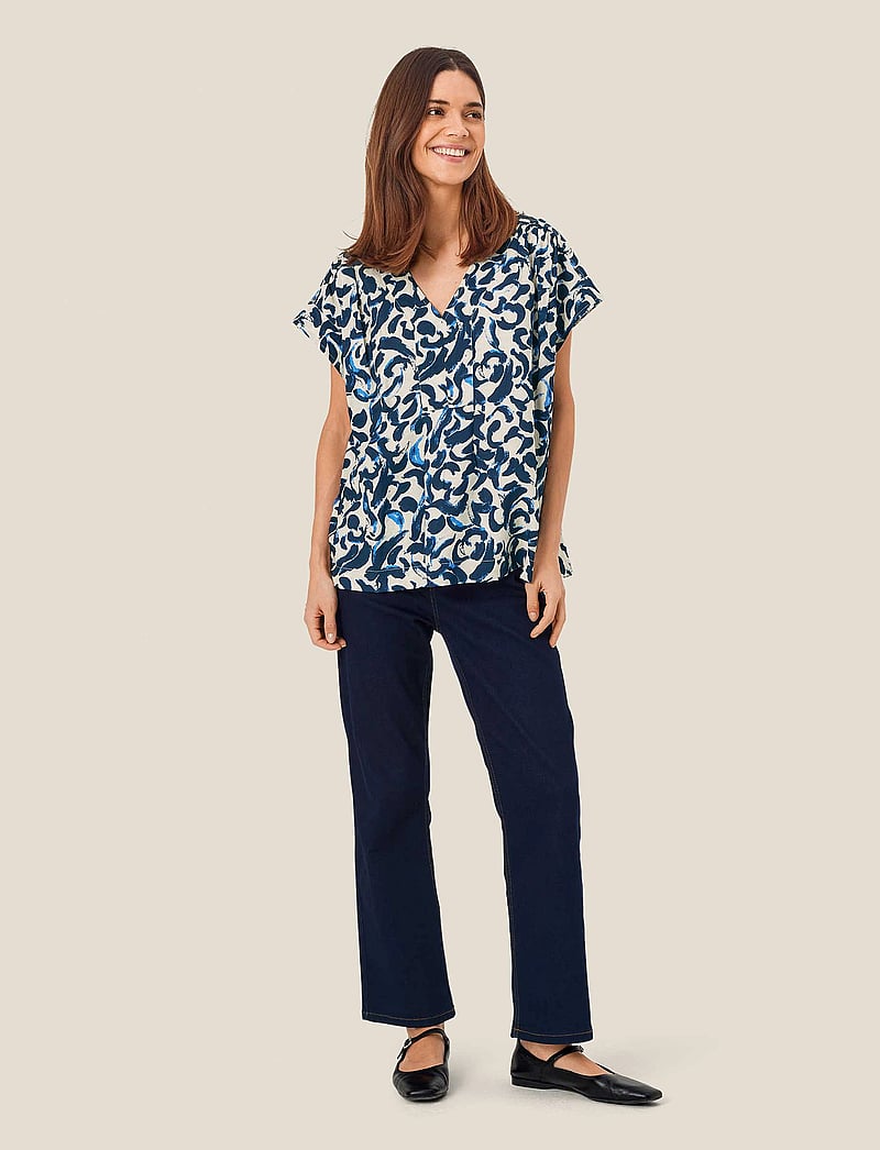 Masai - MaBraidy - kurzämlige blusen - ultramarine - 5