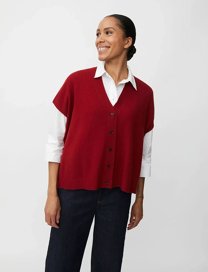 Masai - MaLucanne - knitted vests - red dahlia - 2