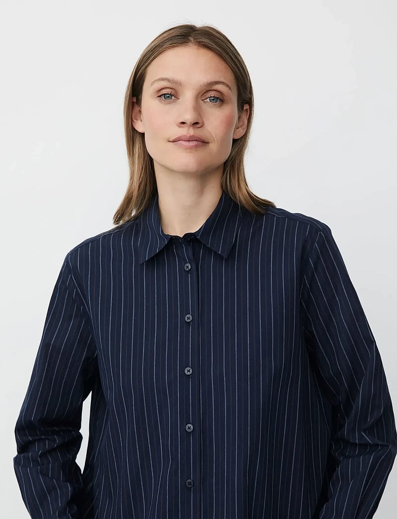 Masai - MaImma - long-sleeved shirts - navy blazer - 4