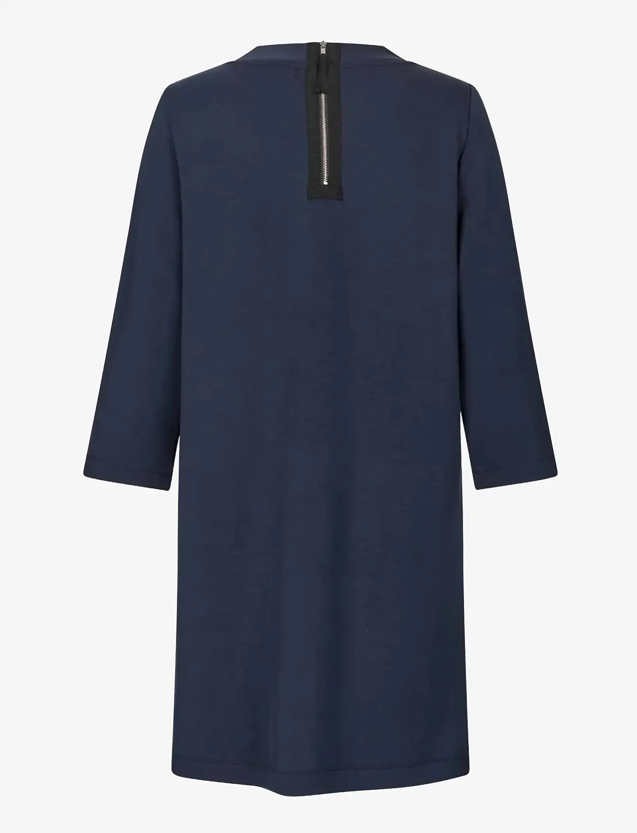 Masai - MaGoldine - stickade klänningar - navy blazer - 1