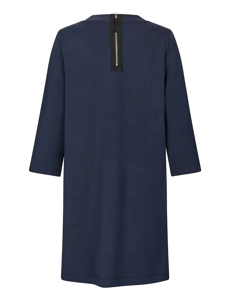 Masai - MaGoldine - stickade klänningar - navy blazer - 1