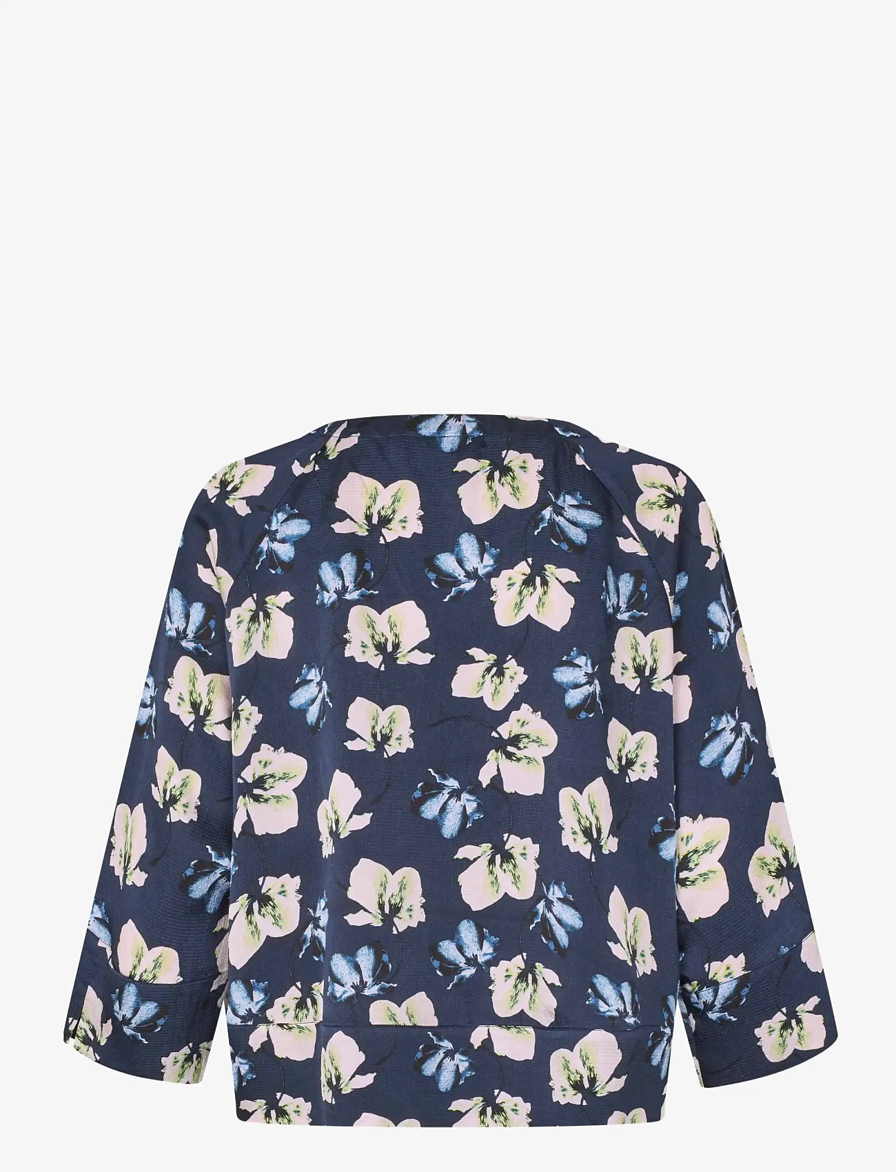 Masai - MaBenika - langärmlige blusen - navy blazer - 1