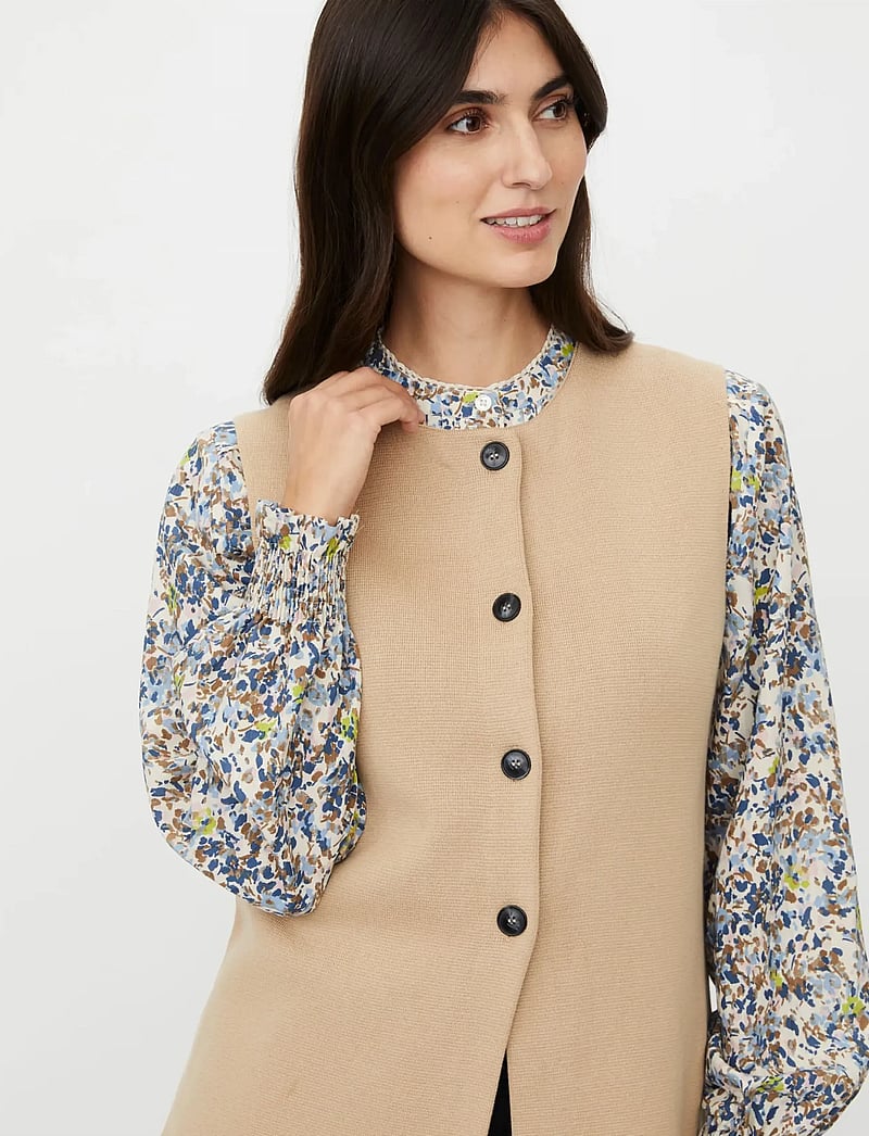 Masai - MaLinbine - stickade västar - incense - 4