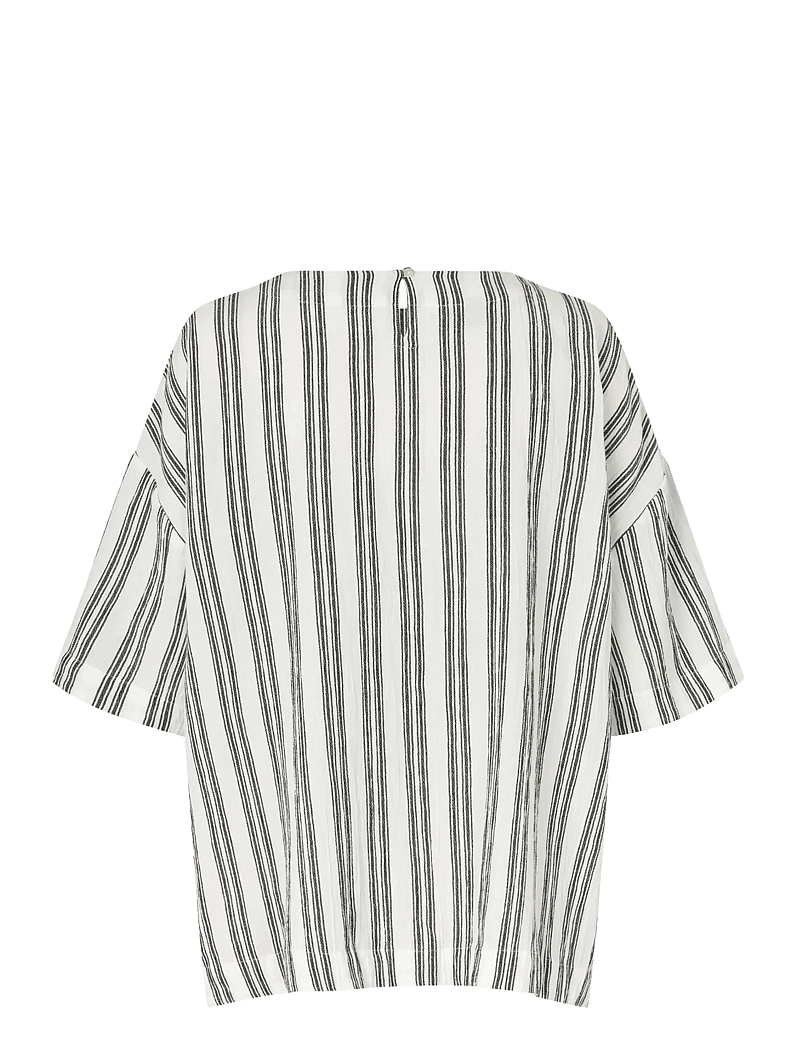Masai - MaDegana - kortærmede bluser - black - 1