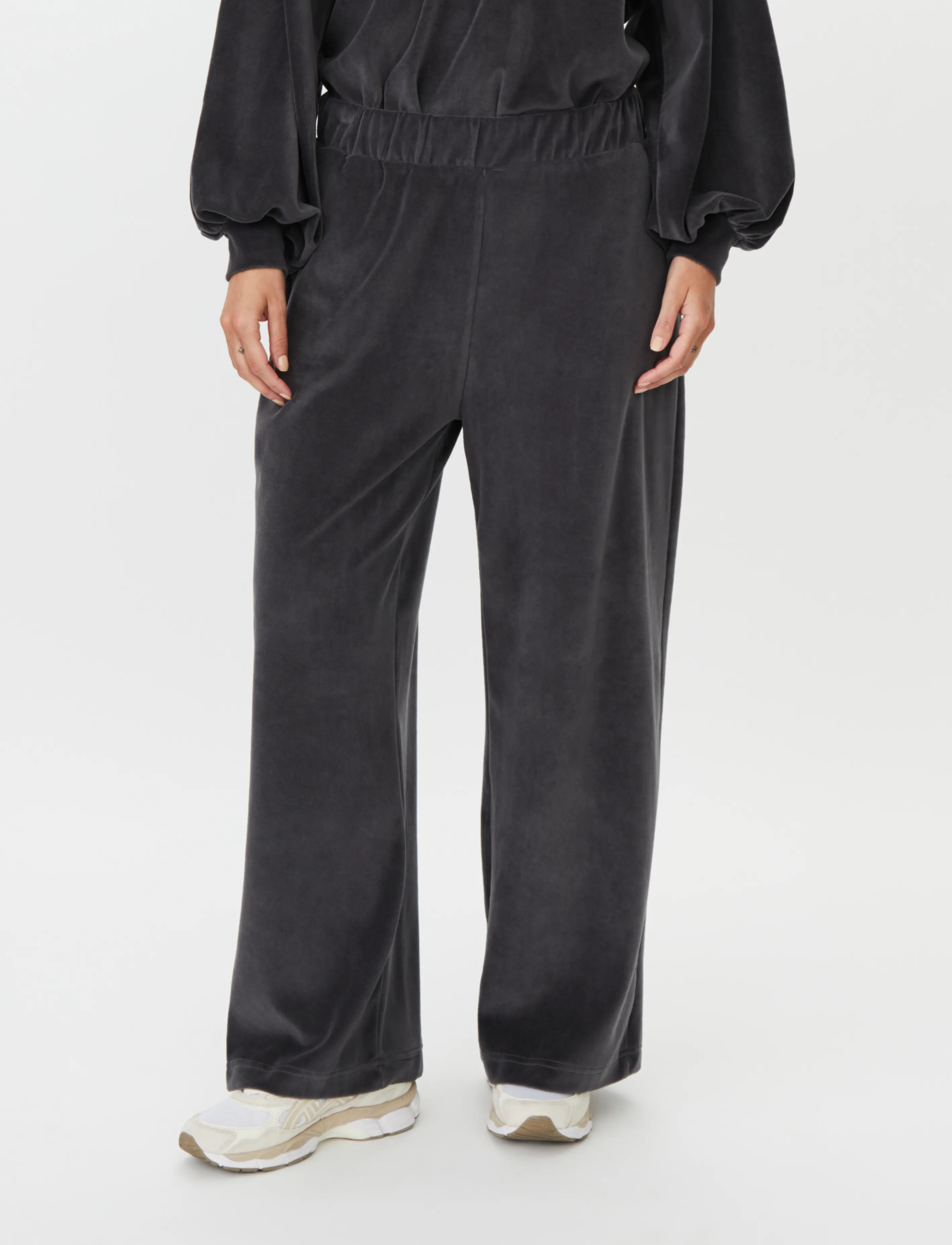 Masai - MaPanira - grey pin - 3