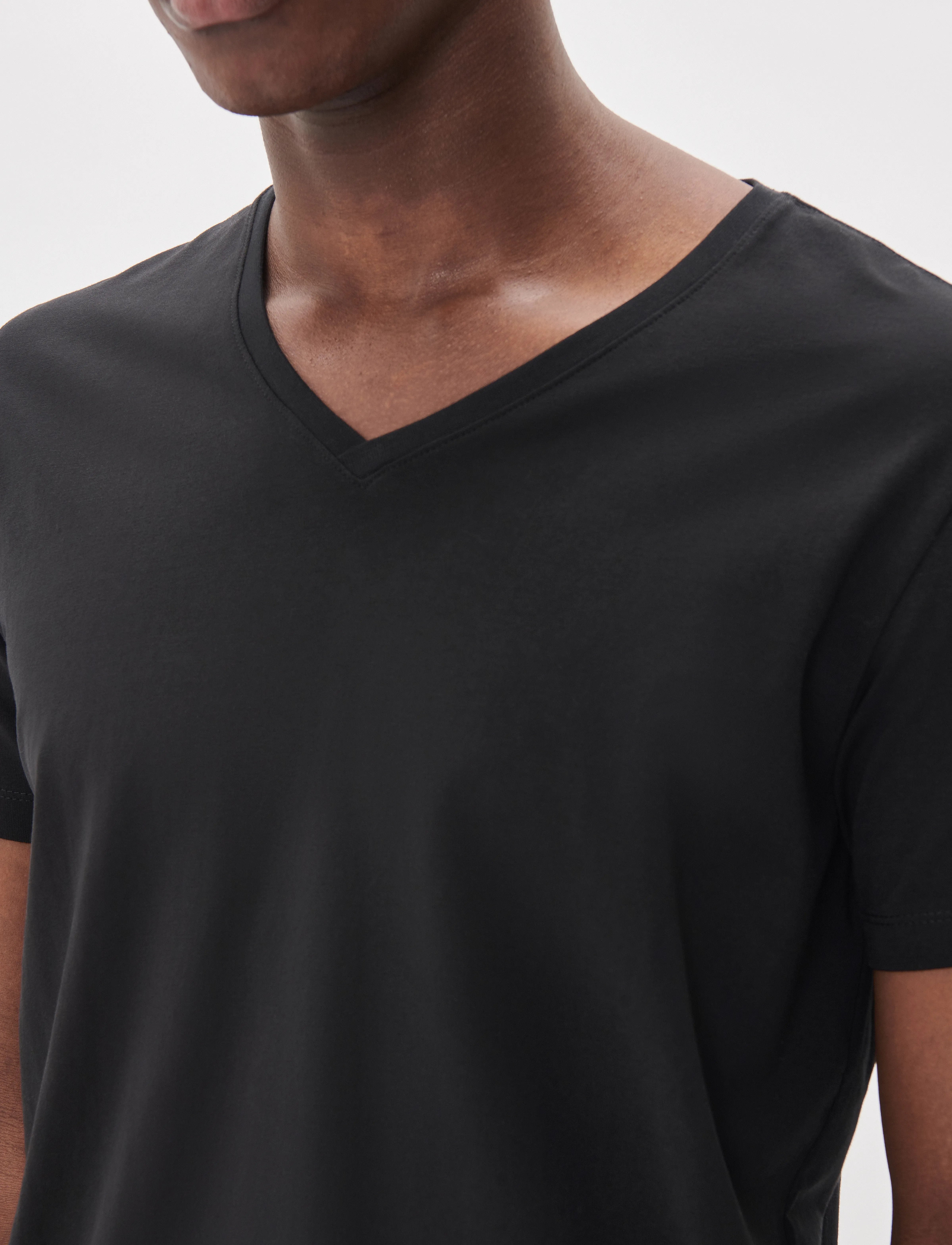 Matinique - Madelink - v-neck t-shirts - black - 5
