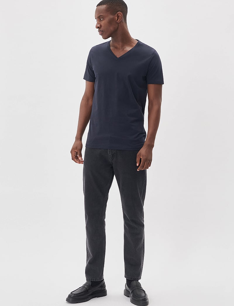 Matinique - Madelink - t-shirts med v-hals - dark navy - 3