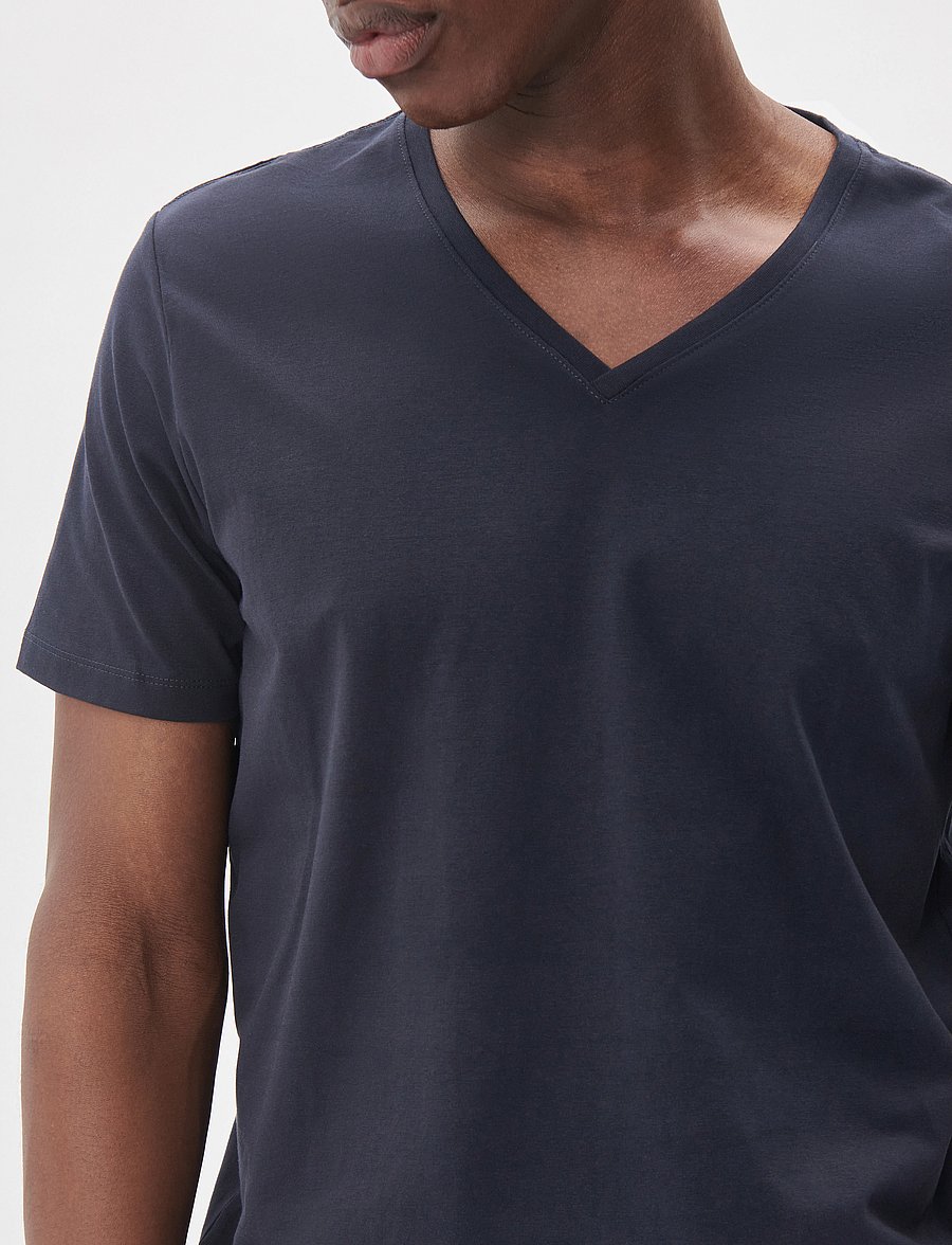 Matinique - Madelink - v-neck t-shirts - dark navy - 4