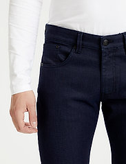 Matinique - Priston - džinsa bikses ar tievām starām - dark denim - 5