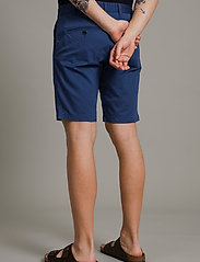 Matinique - MApristu SH - chinos shorts - dust blue - 4