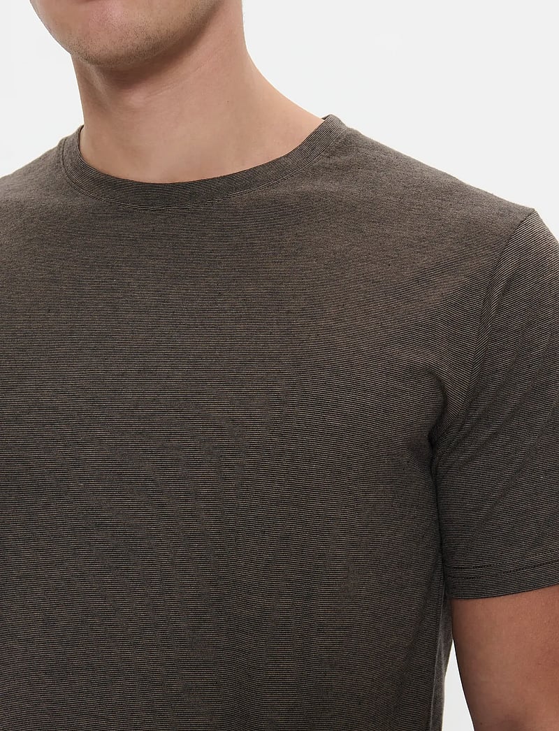 Matinique - Jermane - kortärmade t-shirts - morel - 5