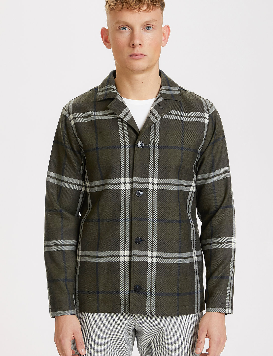 Matinique Manohr Utility Jacket 103.05 Buy Light Jackets from Matinique online at Boozt . Fast delivery and easy returns