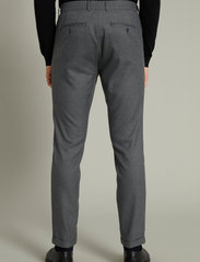 Matinique - MAliam Pant - Ülikonnapüksid - medium grey melange - 4