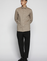 Matinique - MAmarc N - basic shirts - simply taupe - 3