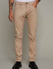 Matinique - MApete - džinsa bikses ar tievām starām - simply taupe - 2
