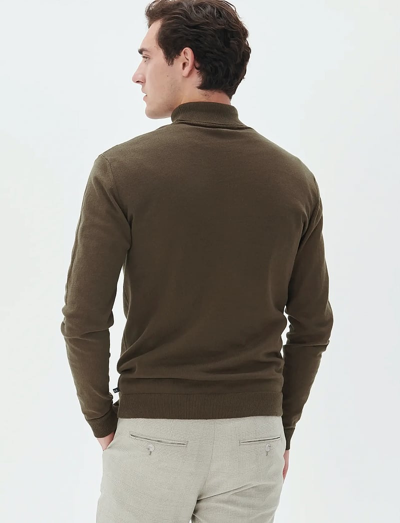 Matinique - MAparcusman - poolokaulus - turkish coffee - 4