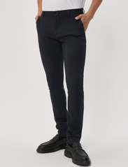 Matinique - MAjens Pants - nordic style - deep navy - 0